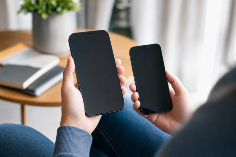 How to Use iPhone Handoff With Two iPhones